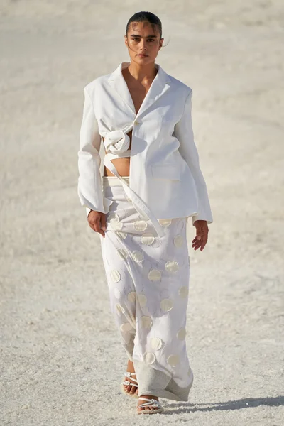 Look 19